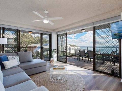 1 The Poplars 34 Magnus St. Panoramic Water Views Pool Aircon & WIFI - New Castle Holiday 1