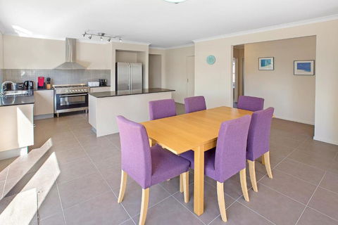 Toonalook Retreat Pet Friendly & Close To Town - New Castle Holiday 6