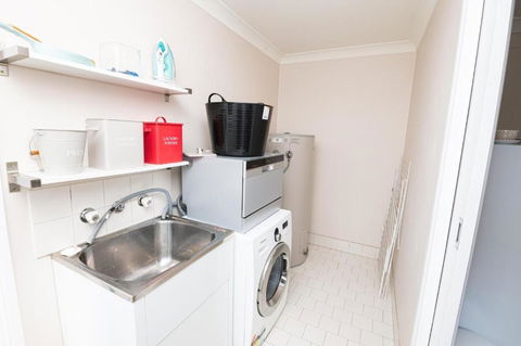 Central March 2 Bed Walk Everywhere - New Castle Holiday 2