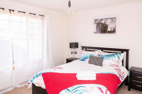 Central March 2 Bed Walk Everywhere - New Castle Holiday 6