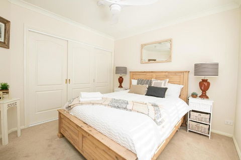 Roselawn Entertainer Large & Luxurious Sleeps 12 - New Castle Holiday 6