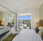 Hinterland Luxury 1 Bedroom Hinterland View Apt - New Castle Holiday