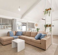 Little Kingsley Beach House 59A Kingsley Drive - New Castle Holiday