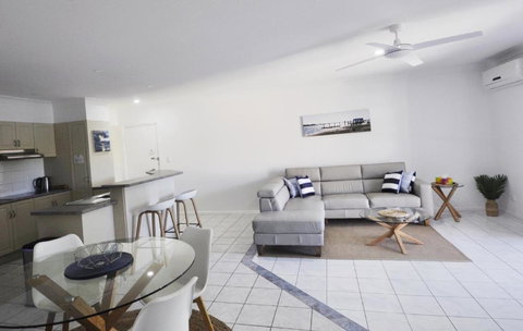 Bellissimo - New Castle Holiday 4