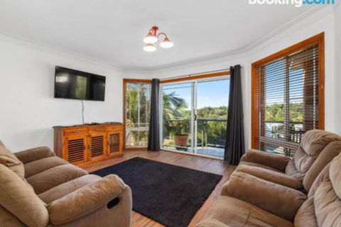 Surf Mist - New Castle Holiday 3