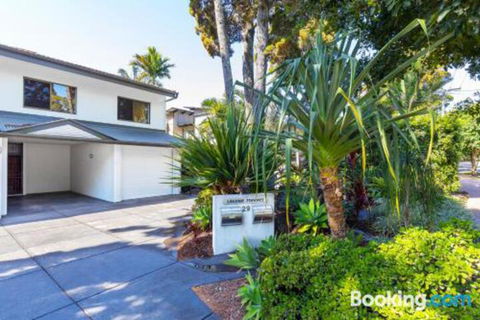 Split Living With Ocean Views Noosa Heads - New Castle Holiday 0
