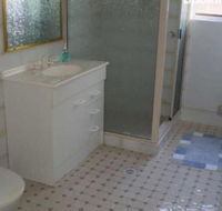 Retreat on Surf Beach - New Castle Holiday