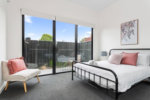 Urban Rest - Little Grenfell - New Castle Holiday 4