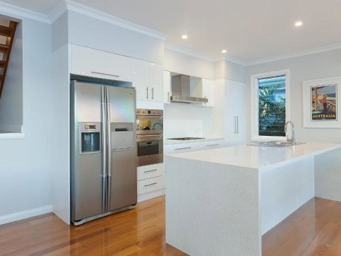Absolute Waterfront Lakehouse Fishing Point Waterfront Pool Jetty - New Castle Holiday 5