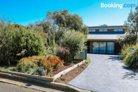 Banksia Beach House - New Castle Holiday 5