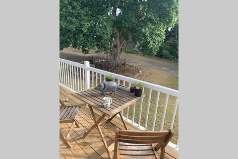 Stunning Queenslander - New Castle Holiday 3