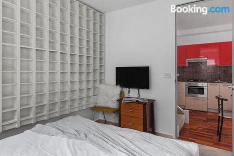Heart Of Sandringham Apartment By Ready Set Host - New Castle Holiday 0