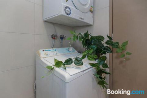 Heart Of Sandringham Apartment By Ready Set Host - New Castle Holiday 4