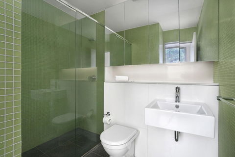 Surry Hills 1 Bedroom Apartment ADEL1 - New Castle Holiday 1