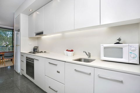 Surry Hills 1 Bedroom Apartment ADEL1 - New Castle Holiday 6
