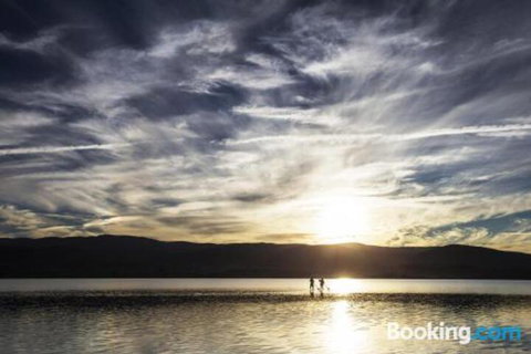 6 Lakeview Plaza - New Castle Holiday 1