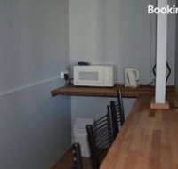 6 Lakeview Plaza - New Castle Holiday