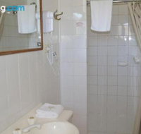 2 Lakeview Plaza - New Castle Holiday