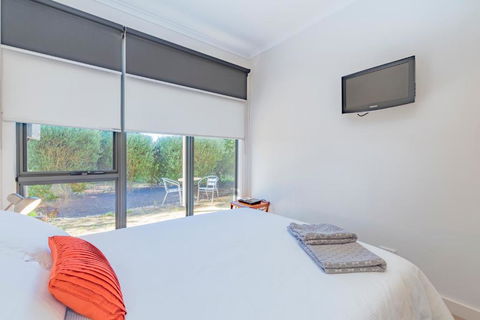 Stylish 3 Bedroom Condo - New Castle Holiday 3