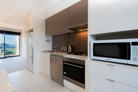 Stylish 3 Bedroom Condo - New Castle Holiday 4