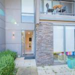 Stylish 3 Bedroom Condo - New Castle Holiday 0