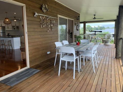 Ocean Breeze - New Castle Holiday 1