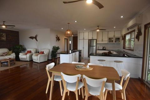 Ocean Breeze - New Castle Holiday 2