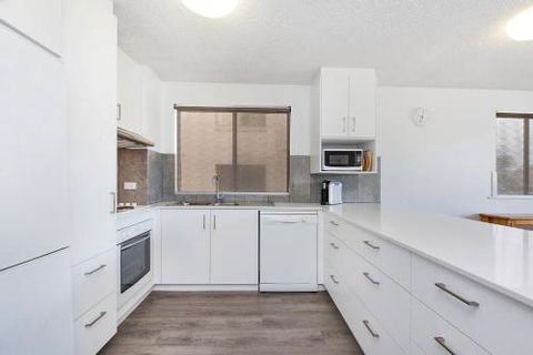 Kings Beach Ocean Front Views Private Balcony Overlooking Kings Beach - New Castle Holiday 2