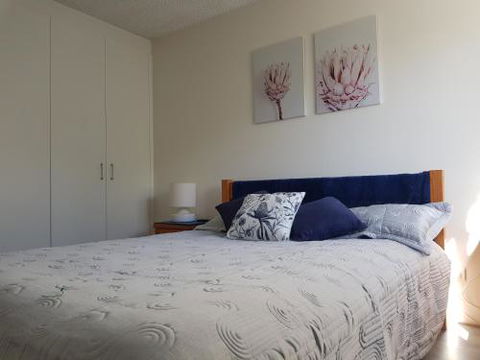 Kings Beach Ocean Front Views Private Balcony Overlooking Kings Beach - New Castle Holiday 6