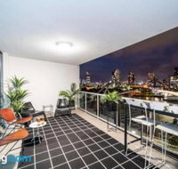 3br Stylish Apt CBD River  City Views SpaSaunaPoolWIFINetflix - New Castle Holiday