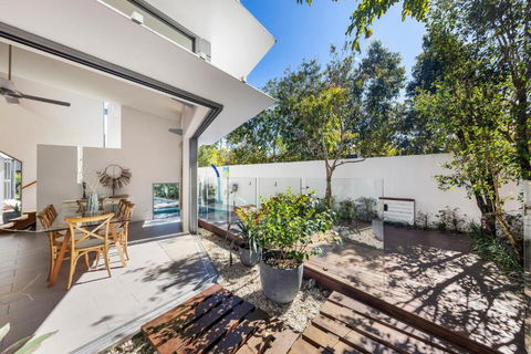 Ultimate Light & Space Noosa Heads - New Castle Holiday 4
