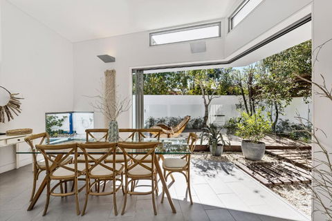 Ultimate Light & Space Noosa Heads - New Castle Holiday 2
