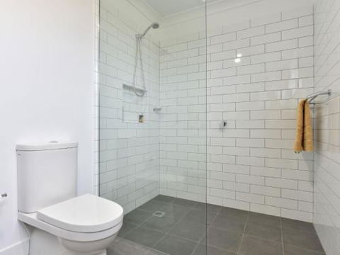 Kinloch Cottage Renovated To New On Daisy Hill Vineyard - New Castle Holiday 2