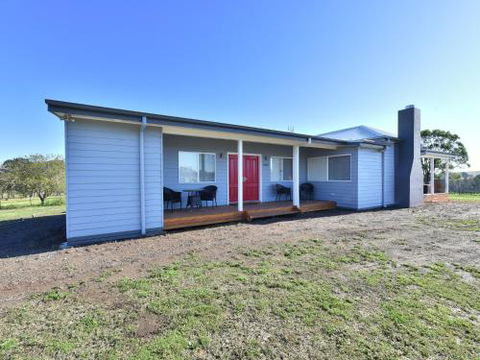 Kinloch Cottage Renovated To New On Daisy Hill Vineyard - New Castle Holiday 3