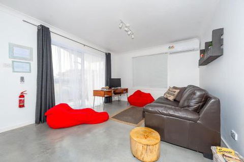 Salty Kisses Holiday House - New Castle Holiday 5