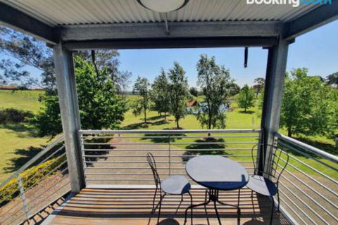 Travertines Wines Apartment - New Castle Holiday 6