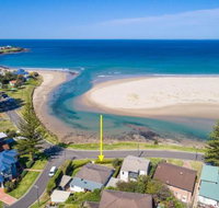 THE BEACH HOUSE Gerroa 4pm check out Sundays - New Castle Holiday