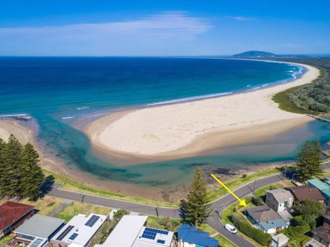 THE BEACH HOUSE Gerroa 4pm Check Out Sundays - New Castle Holiday 6