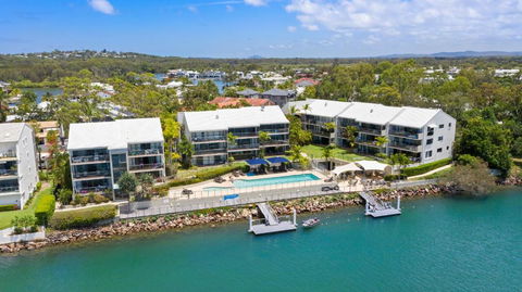 Hugoâ€™s Noosa Noosa Heads - New Castle Holiday 2