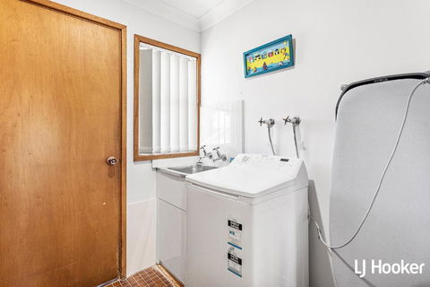 Cromarty Cottage 900m From Birubi Beach - New Castle Holiday 5