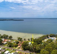 Four Loralyn on the water St. Georges Basin 4pm Check Out Sundays - New Castle Holiday