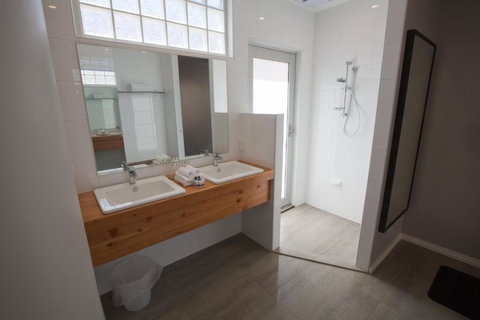 Maand Up - New Castle Holiday 4