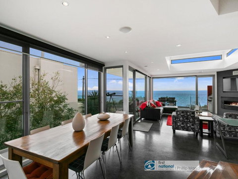 2 At 2 The Esplanade Ventnor - New Castle Holiday 5