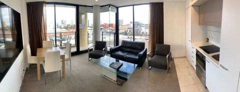 RNR North Terrace - New Castle Holiday 6