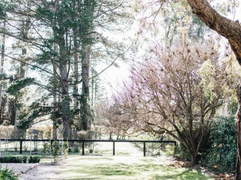 KIRRIEMUIR Burradoo Southern Highlands 4pm Check Out Sunday - New Castle Holiday 1