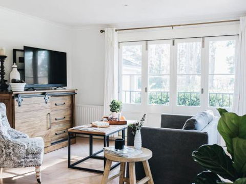 KIRRIEMUIR Burradoo Southern Highlands 4pm Check Out Sunday - New Castle Holiday 2