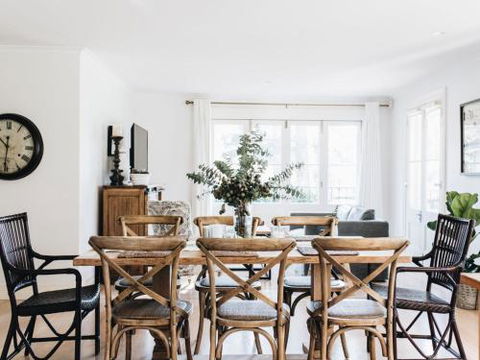 KIRRIEMUIR Burradoo Southern Highlands 4pm Check Out Sunday - New Castle Holiday 4