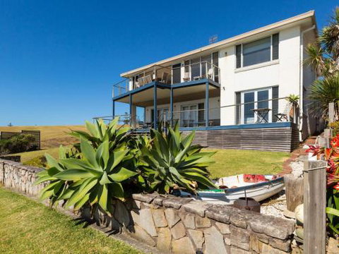 PENZANCE Gerroa Beachfront To Shelley Beach & 4pm Check Out Sundays - New Castle Holiday 3