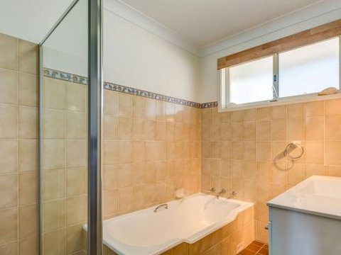 PENZANCE Gerroa Beachfront To Shelley Beach & 4pm Check Out Sundays - New Castle Holiday 2