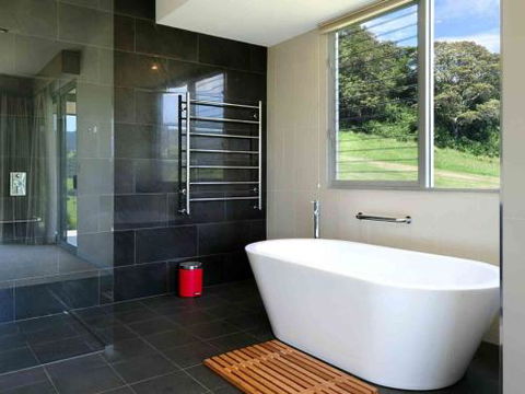 ROSE VALLEY Gerringong 4pm Check Out Sundays - New Castle Holiday 3